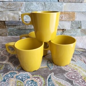 Vintage Vanguard Mugs by Maplex